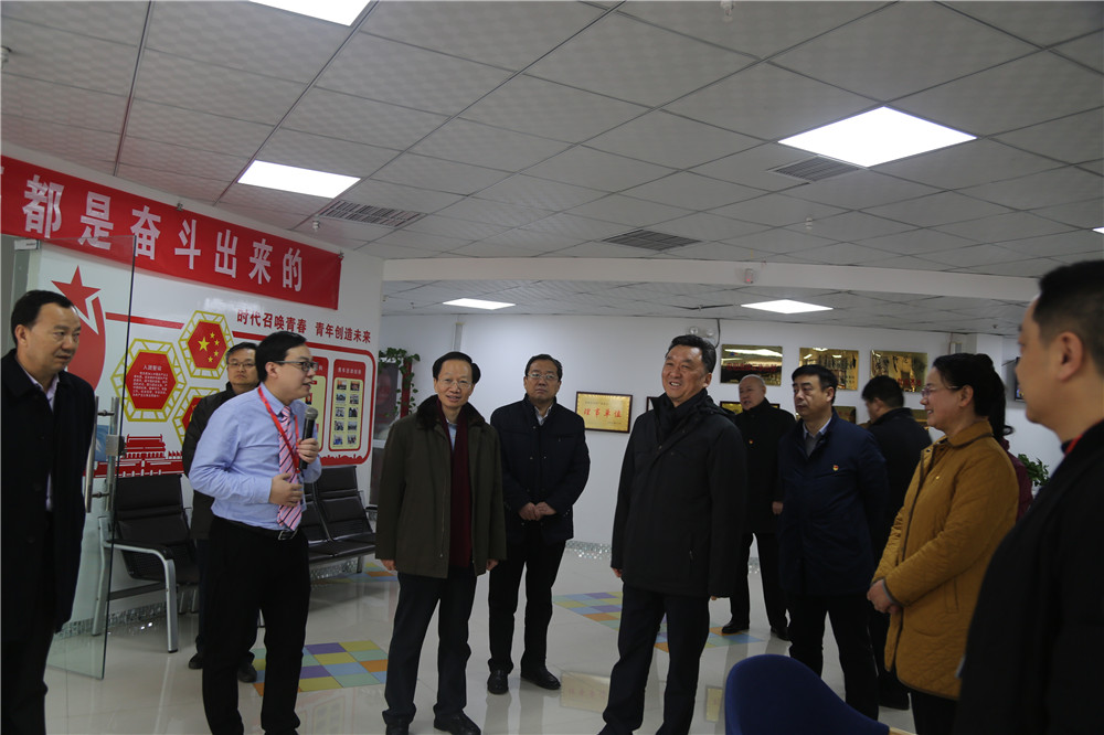 熱烈歡迎全國(guó)總工會(huì)副主席，書記處書記魏地春及省總工會(huì)王保存主席一行蒞臨安陽(yáng)青峰網(wǎng)絡(luò)參觀指導(dǎo)